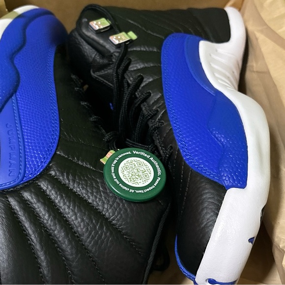 Jordan 12 Retro Hyper Royal - Picture 14 of 15
